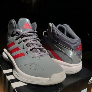 Adidas isolation 2k! Size 4 US Youth